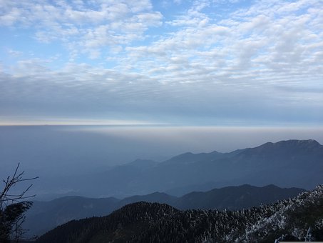 梦见亲人被鬼缠