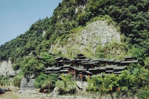 私人影院在线观看亚洲 男命生肖属鸡人2020年运势及运程
